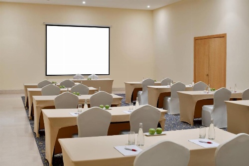 Riyadh Airport Marriott Hotel image 2